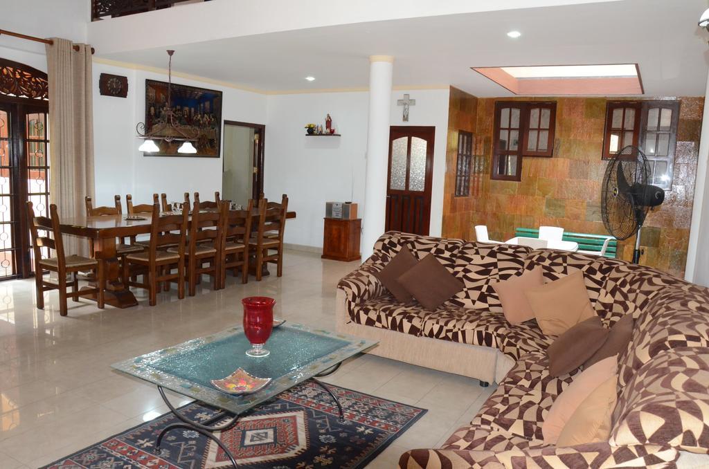 Gondolas Holiday Lanka Ragama Exterior photo